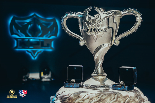 在门前用手 在门前用手